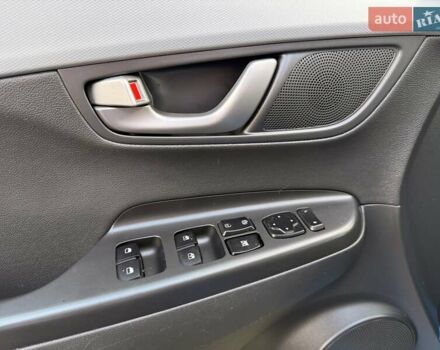 Синий Хендай Kona, объемом двигателя 1.6 л и пробегом 53 тыс. км за 15500 $, фото 20 на Automoto.ua