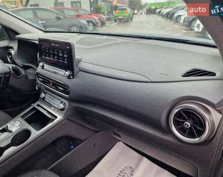 Синий Хендай Kona, объемом двигателя 0 л и пробегом 24 тыс. км за 17800 $, фото 48 на Automoto.ua