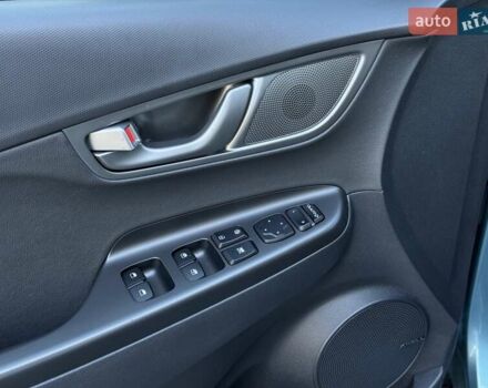 Синий Хендай Kona, объемом двигателя 0 л и пробегом 85 тыс. км за 17900 $, фото 42 на Automoto.ua