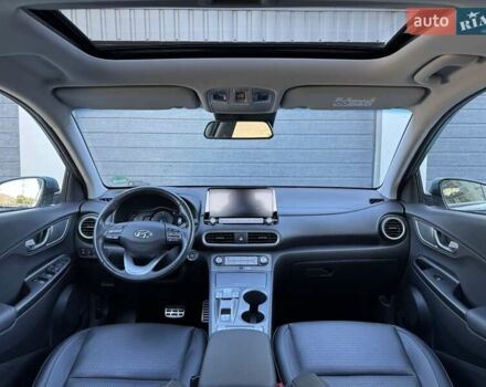 Синий Хендай Kona, объемом двигателя 0 л и пробегом 85 тыс. км за 17900 $, фото 2 на Automoto.ua