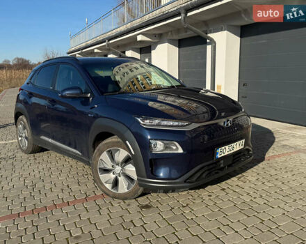 Синий Хендай Kona, объемом двигателя 0 л и пробегом 99 тыс. км за 18500 $, фото 2 на Automoto.ua