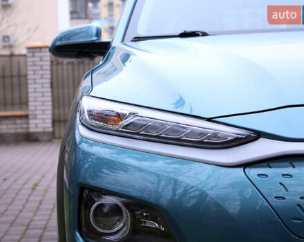 Синий Хендай Kona, объемом двигателя 0 л и пробегом 51 тыс. км за 19300 $, фото 6 на Automoto.ua
