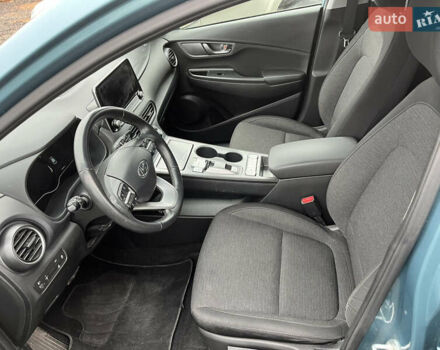 Синій Хендай Kona, об'ємом двигуна 0 л та пробігом 128 тис. км за 14600 $, фото 4 на Automoto.ua