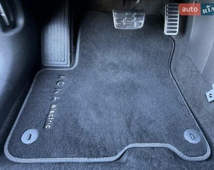 Синий Хендай Kona, объемом двигателя 0 л и пробегом 85 тыс. км за 17900 $, фото 48 на Automoto.ua