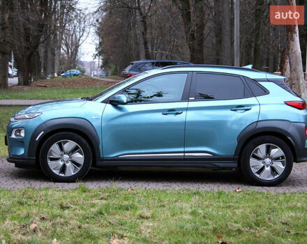 Синий Хендай Kona, объемом двигателя 0 л и пробегом 51 тыс. км за 19300 $, фото 4 на Automoto.ua