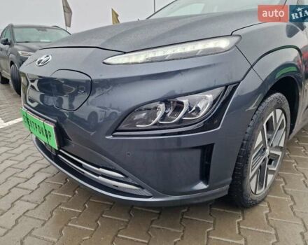 Синий Хендай Kona, объемом двигателя 0 л и пробегом 24 тыс. км за 17800 $, фото 2 на Automoto.ua