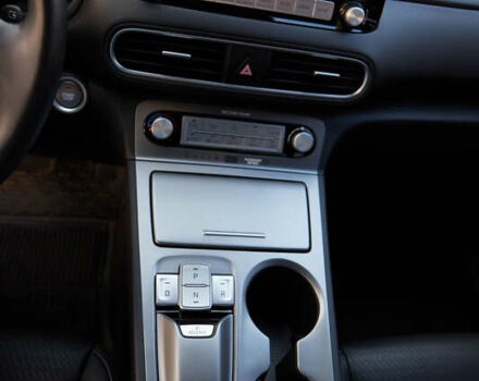 Синий Хендай Kona, объемом двигателя 0 л и пробегом 19 тыс. км за 34500 $, фото 19 на Automoto.ua