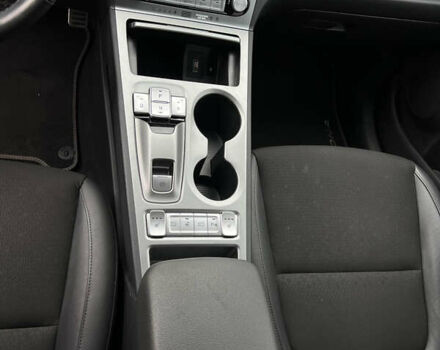 Синій Хендай Kona, об'ємом двигуна 0 л та пробігом 147 тис. км за 17900 $, фото 16 на Automoto.ua