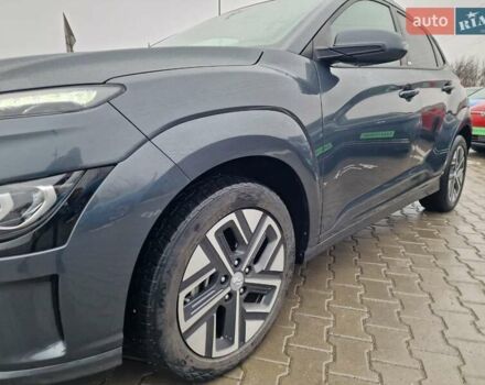 Синий Хендай Kona, объемом двигателя 0 л и пробегом 24 тыс. км за 17800 $, фото 1 на Automoto.ua