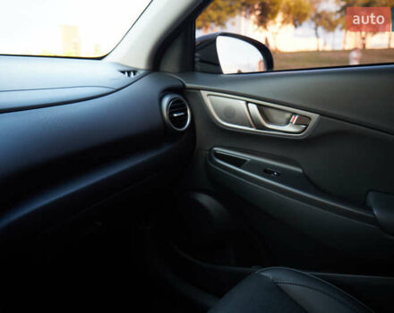 Синий Хендай Kona, объемом двигателя 0 л и пробегом 19 тыс. км за 34500 $, фото 20 на Automoto.ua