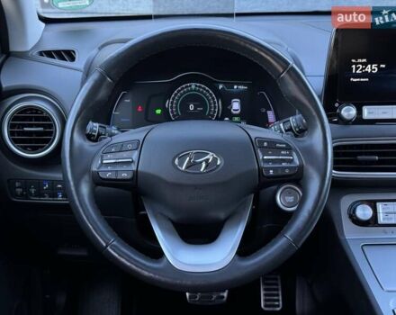Синий Хендай Kona, объемом двигателя 0 л и пробегом 85 тыс. км за 17900 $, фото 53 на Automoto.ua