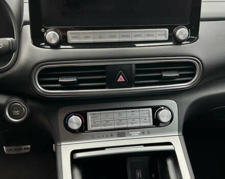 Синій Хендай Kona, об'ємом двигуна 0 л та пробігом 147 тис. км за 17900 $, фото 25 на Automoto.ua