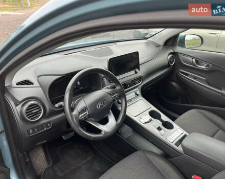 Синій Хендай Kona, об'ємом двигуна 0 л та пробігом 128 тис. км за 14600 $, фото 3 на Automoto.ua