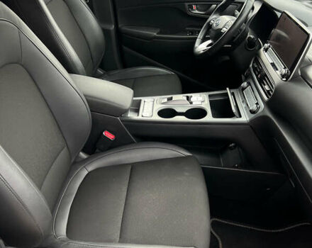 Синій Хендай Kona, об'ємом двигуна 0 л та пробігом 147 тис. км за 17900 $, фото 23 на Automoto.ua