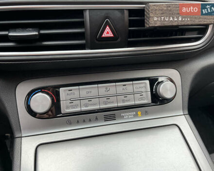 Синий Хендай Kona, объемом двигателя 0 л и пробегом 70 тыс. км за 14800 $, фото 15 на Automoto.ua