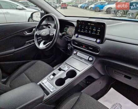 Синий Хендай Kona, объемом двигателя 0 л и пробегом 52 тыс. км за 17300 $, фото 47 на Automoto.ua