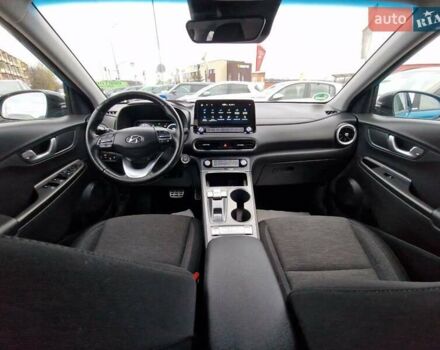 Синий Хендай Kona, объемом двигателя 0 л и пробегом 43 тыс. км за 17700 $, фото 27 на Automoto.ua