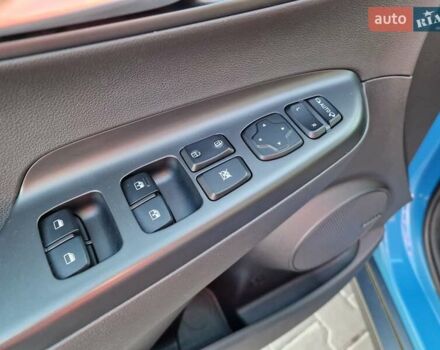 Синій Хендай Kona, об'ємом двигуна 0 л та пробігом 49 тис. км за 18900 $, фото 21 на Automoto.ua