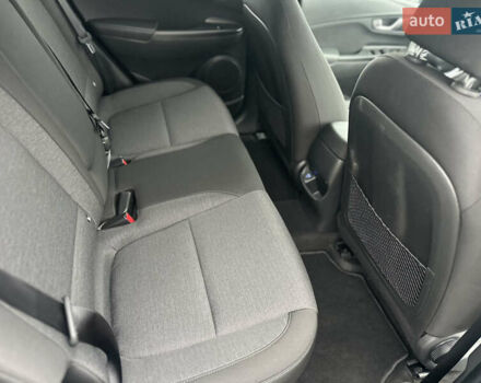 Синий Хендай Kona, объемом двигателя 0 л и пробегом 51 тыс. км за 17400 $, фото 11 на Automoto.ua