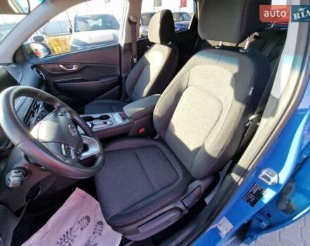 Синій Хендай Kona, об'ємом двигуна 0 л та пробігом 49 тис. км за 18900 $, фото 24 на Automoto.ua