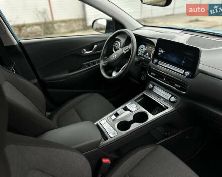 Синий Хендай Kona, объемом двигателя 0 л и пробегом 51 тыс. км за 17400 $, фото 7 на Automoto.ua