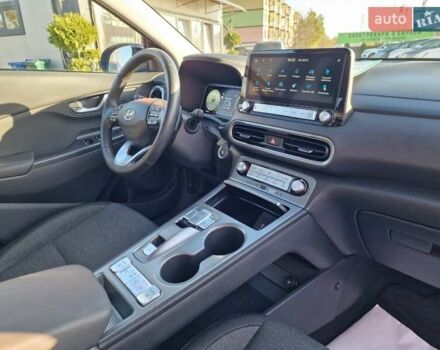 Синій Хендай Kona, об'ємом двигуна 0 л та пробігом 49 тис. км за 18900 $, фото 44 на Automoto.ua