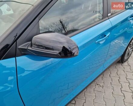 Синий Хендай Kona, объемом двигателя 0 л и пробегом 43 тыс. км за 17700 $, фото 2 на Automoto.ua