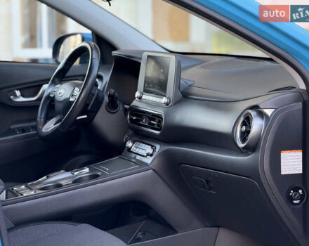 Синий Хендай Kona, объемом двигателя 0 л и пробегом 30 тыс. км за 16900 $, фото 39 на Automoto.ua