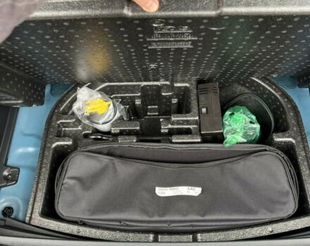 Синий Хендай Kona, объемом двигателя 0 л и пробегом 81 тыс. км за 16950 $, фото 24 на Automoto.ua