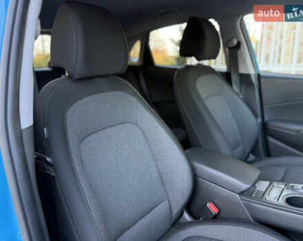 Синий Хендай Kona, объемом двигателя 0 л и пробегом 30 тыс. км за 16900 $, фото 41 на Automoto.ua