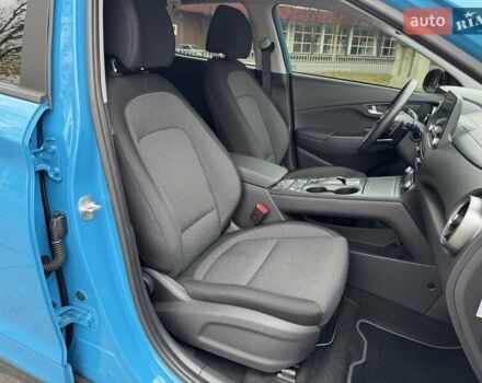 Синий Хендай Kona, объемом двигателя 0 л и пробегом 21 тыс. км за 17900 $, фото 26 на Automoto.ua