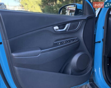 Синій Хендай Kona, об'ємом двигуна 0 л та пробігом 30 тис. км за 16900 $, фото 35 на Automoto.ua