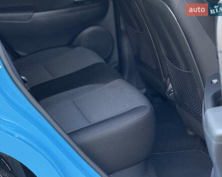 Синий Хендай Kona, объемом двигателя 0 л и пробегом 30 тыс. км за 16900 $, фото 44 на Automoto.ua