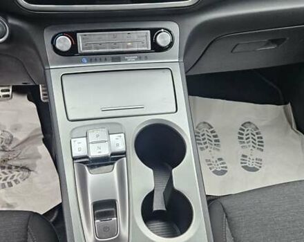 Синій Хендай Kona, об'ємом двигуна 0 л та пробігом 49 тис. км за 17750 $, фото 17 на Automoto.ua