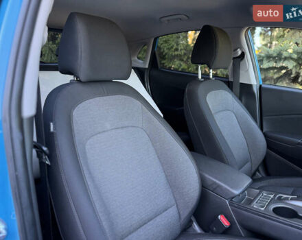 Синій Хендай Kona, об'ємом двигуна 0 л та пробігом 30 тис. км за 16900 $, фото 25 на Automoto.ua