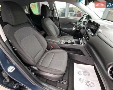 Синий Хендай Kona, объемом двигателя 0 л и пробегом 60 тыс. км за 17600 $, фото 52 на Automoto.ua