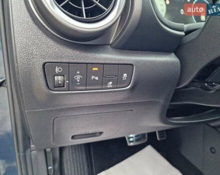 Синий Хендай Kona, объемом двигателя 0 л и пробегом 60 тыс. км за 17600 $, фото 31 на Automoto.ua