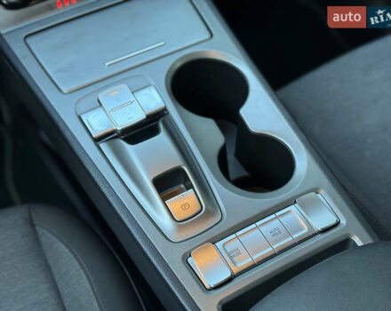 Синій Хендай Kona, об'ємом двигуна 0 л та пробігом 30 тис. км за 16900 $, фото 30 на Automoto.ua