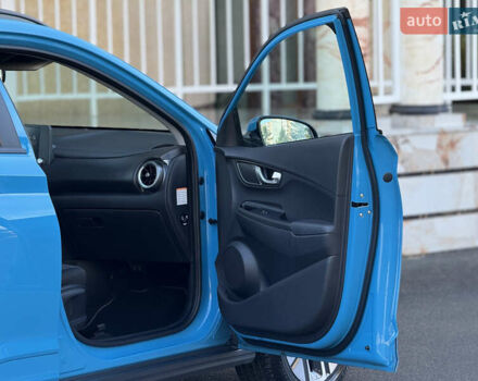 Синий Хендай Kona, объемом двигателя 0 л и пробегом 30 тыс. км за 16900 $, фото 38 на Automoto.ua