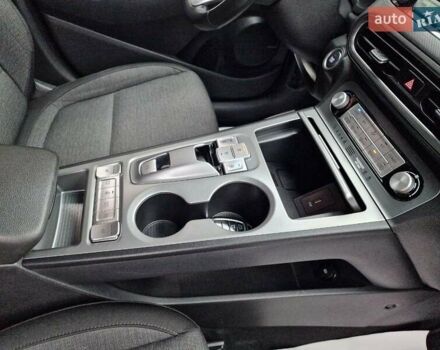 Синий Хендай Kona, объемом двигателя 0 л и пробегом 60 тыс. км за 17600 $, фото 54 на Automoto.ua