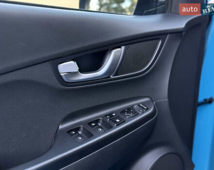 Синий Хендай Kona, объемом двигателя 0 л и пробегом 30 тыс. км за 16900 $, фото 20 на Automoto.ua