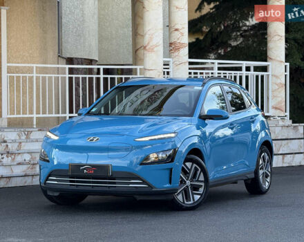 Синий Хендай Kona, объемом двигателя 0 л и пробегом 30 тыс. км за 16900 $, фото 2 на Automoto.ua
