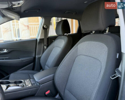 Синий Хендай Kona, объемом двигателя 0 л и пробегом 30 тыс. км за 16900 $, фото 19 на Automoto.ua