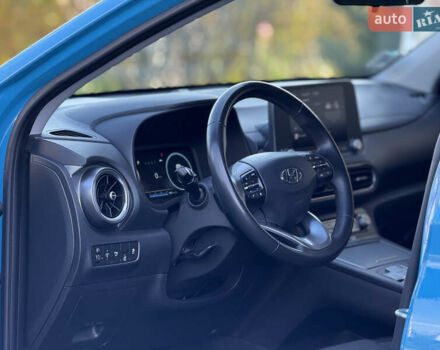 Синий Хендай Kona, объемом двигателя 0 л и пробегом 30 тыс. км за 16900 $, фото 24 на Automoto.ua