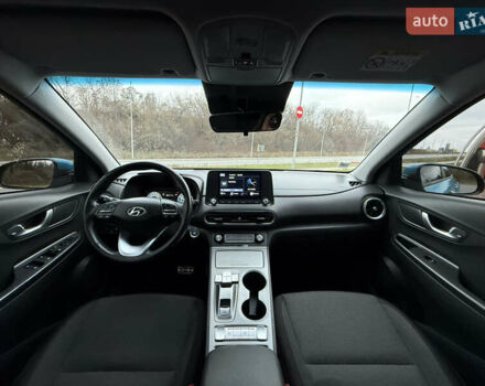 Синій Хендай Kona, об'ємом двигуна 0 л та пробігом 16 тис. км за 16999 $, фото 3 на Automoto.ua
