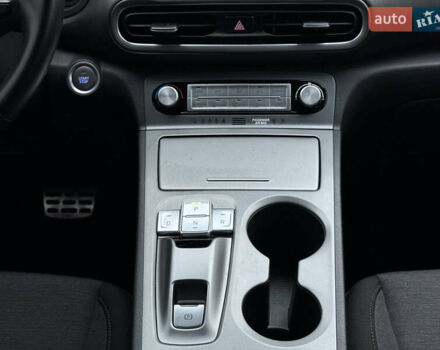 Синій Хендай Kona, об'ємом двигуна 0 л та пробігом 16 тис. км за 16999 $, фото 24 на Automoto.ua