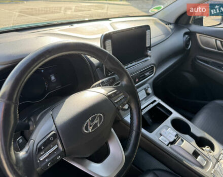 Зелений Хендай Kona, об'ємом двигуна 0 л та пробігом 150 тис. км за 16600 $, фото 12 на Automoto.ua