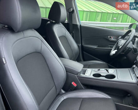 Зелений Хендай Kona, об'ємом двигуна 0 л та пробігом 50 тис. км за 18500 $, фото 40 на Automoto.ua