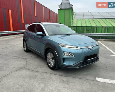 Зелений Хендай Kona, об'ємом двигуна 0 л та пробігом 50 тис. км за 18500 $, фото 3 на Automoto.ua