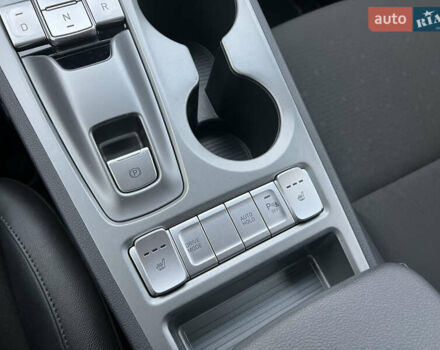 Зелений Хендай Kona, об'ємом двигуна 0 л та пробігом 50 тис. км за 18500 $, фото 26 на Automoto.ua